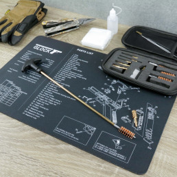 Набір UAD для чищення зброї калібри .22 .357 .38 .40 .45 9мм з килимком Glock 43х28см